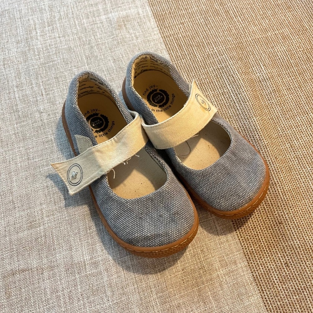 Livie & Luca Grey Canvas Mary Jane Shoes Kids Size 12 Honeycomb Sole